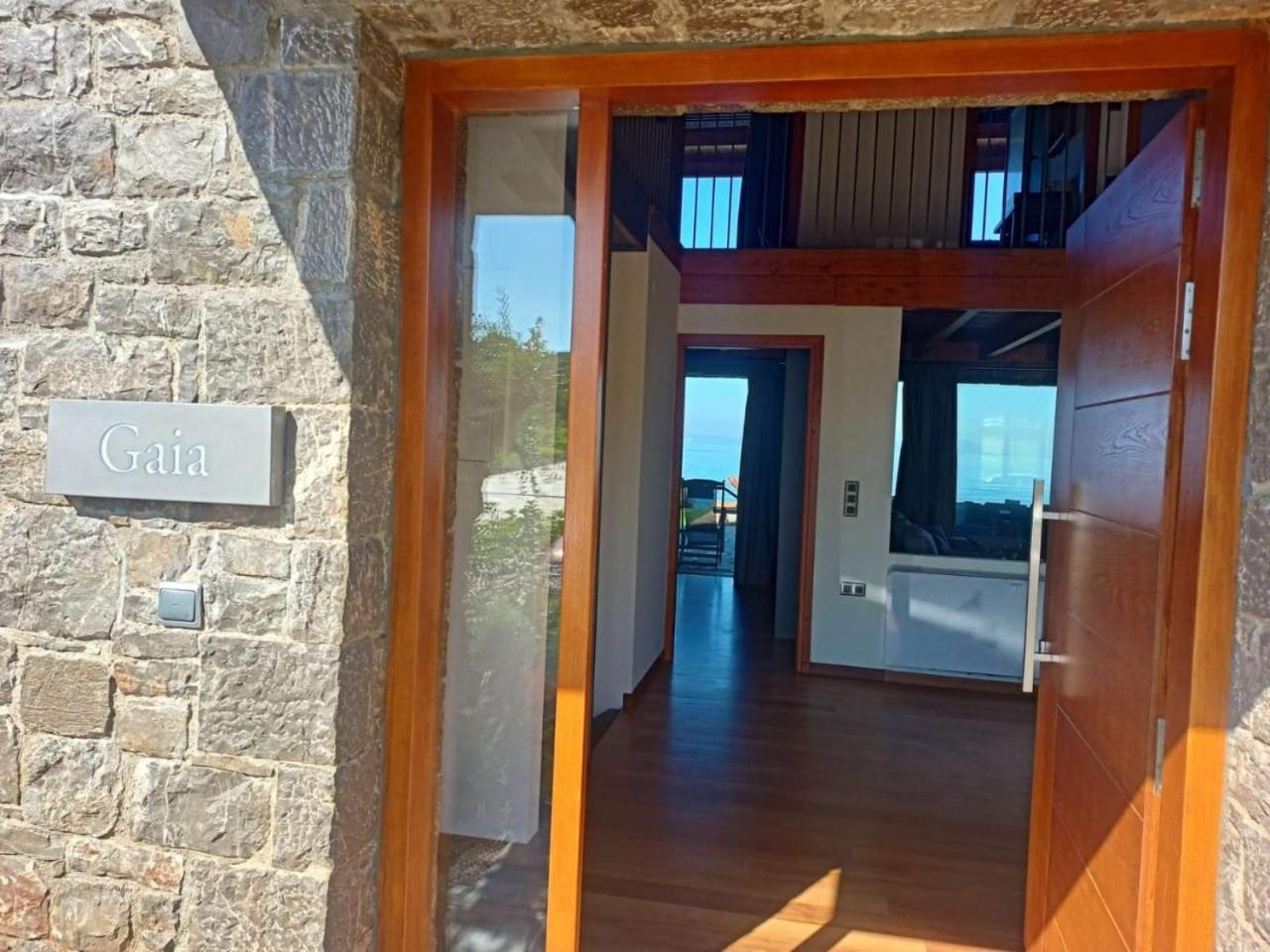 Real Life Homes Luxurious Seafront Villas Each With Their Own Private Pools Korakochori Bagian luar foto