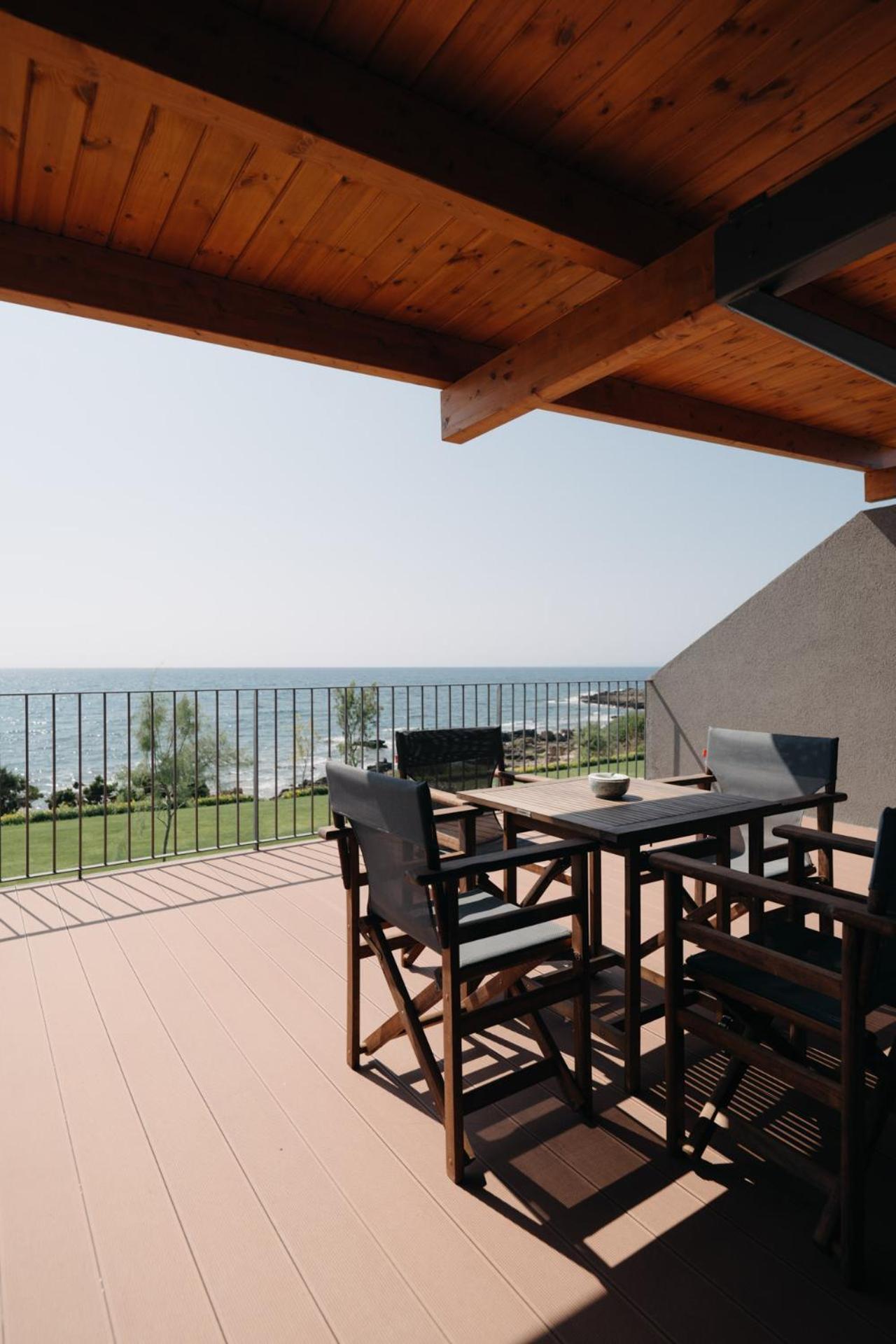 Real Life Homes Luxurious Seafront Villas Each With Their Own Private Pools Korakochori Bagian luar foto